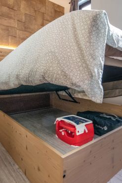 Chambre lit double avec coffre de lit